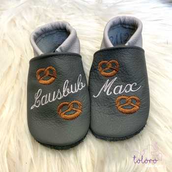 Lausbub und Brezel mit Namen