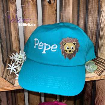 Cap mit Name und Löwenkopf