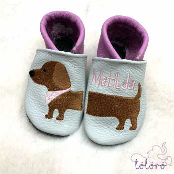 Name und Dackel mit Halstuch