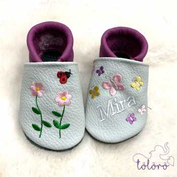 Preview: Blümchen und Name mit Schmetterlinge