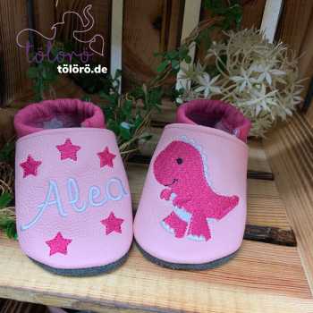 Name mit Sternen und Dinosaurier