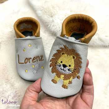 Name mit Mini-Sternen und Löwen