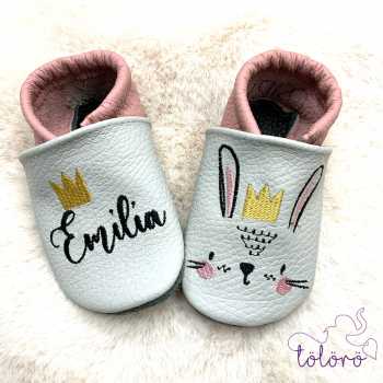 Name mit Krone und Hasengesicht