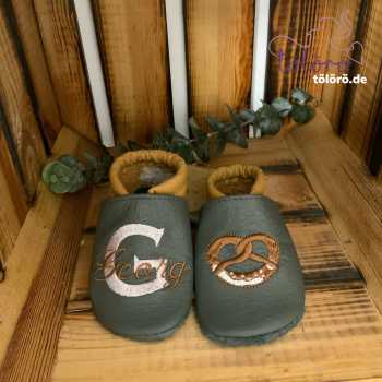 Name mit Initial und Breze