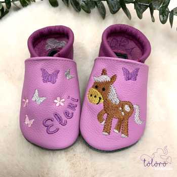 Name mit Schmetterlinge und Pferdchen