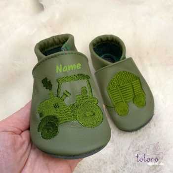 Name mit Traktor und Anhänger einfarbig