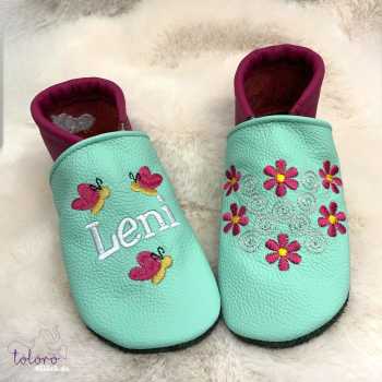 Preview: Name mit Schmetterlingen und Blumenranke