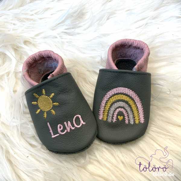 Name mit Sonne und Regenbogen