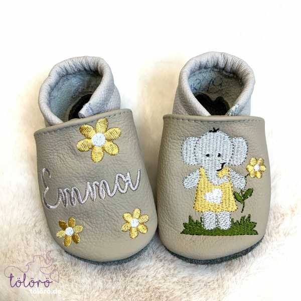 Name mit Herzen und Elefantenmädchen