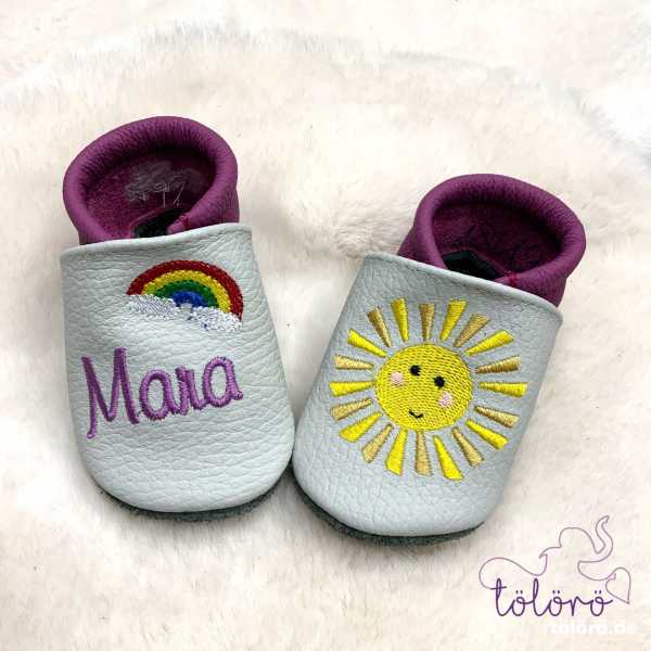 Name mit Mini Regenbogen und große Sonne