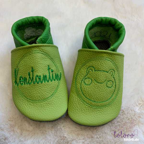 Name im Kreis und Frosch