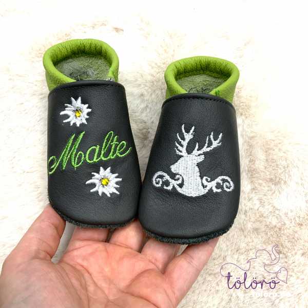 Name mit Edelweiß und Hirschranke