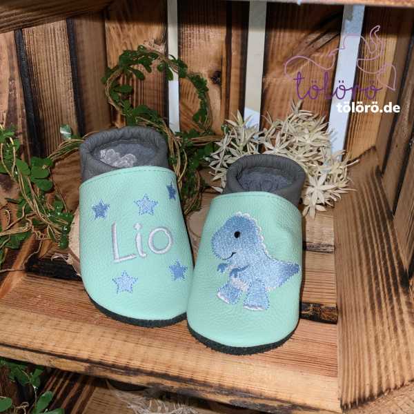 Name mit Sternen und Dinosaurier