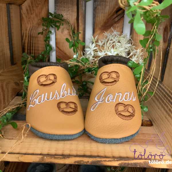 Lausbub und Brezel mit Namen