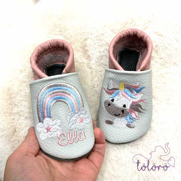 Name mit Regenbogen und Einhorn pastell