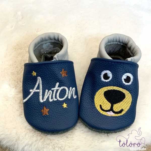 Name mit Sternen und Bärengesicht