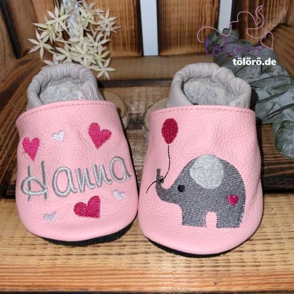 Name mit Herzen und Elefant