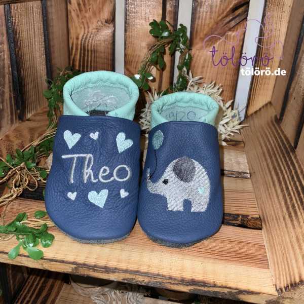 Name mit Herzen und Elefant