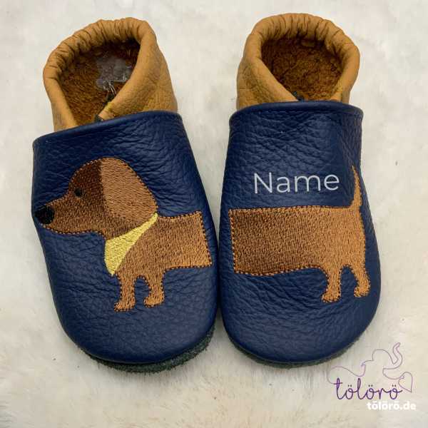 Name und Dackel mit Halstuch