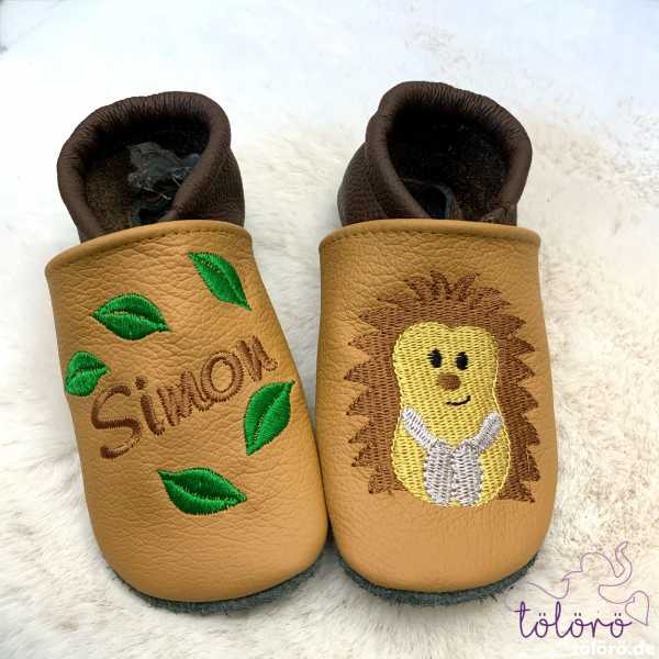 Name mit Blätter und Igeljunge