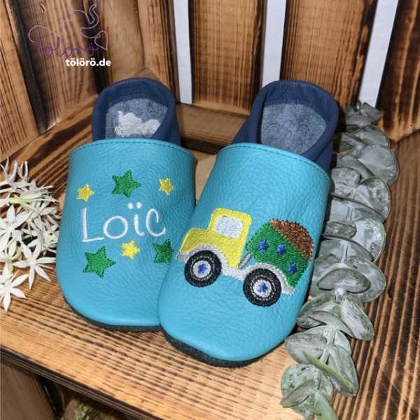 Name mit Sternen und Kipplaster