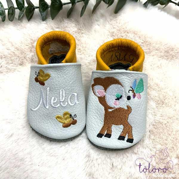 Name mit Schmetterlingen und Rehkitz