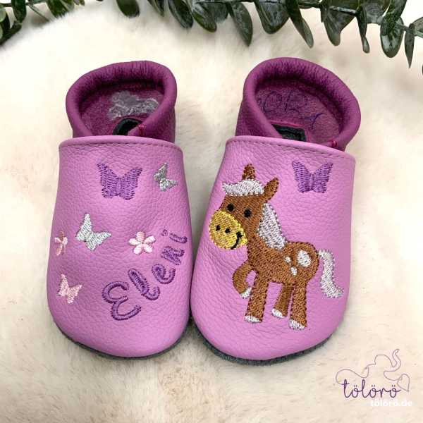 Name mit Schmetterlinge und Pferdchen