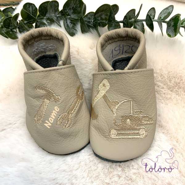 Name mit Werkzeug und Bagger einfarbig