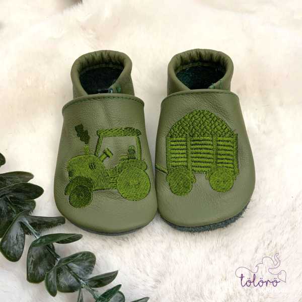 Name mit Traktor und Anhänger einfarbig