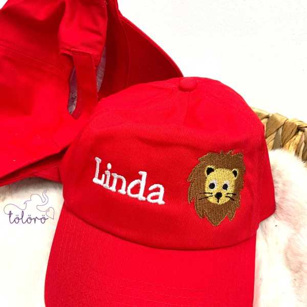 Cap mit Name und Löwenkopf